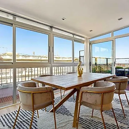 Apartment Chic 3br Retreat With Private Terrace *