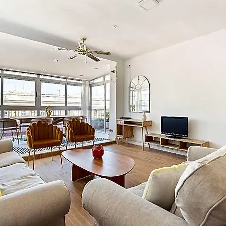 Apartment Chic 3br Retreat With Private Terrace *